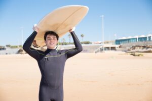 How to Choose the Right Wetsuit for Surfing: Key Factors to Consider