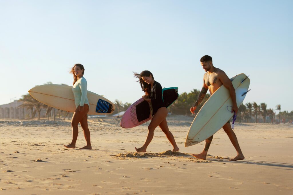 a group of surf bodies going to surf together